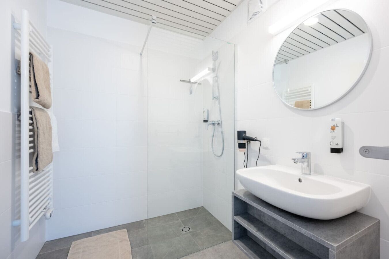 Haartrockner, Handtücher