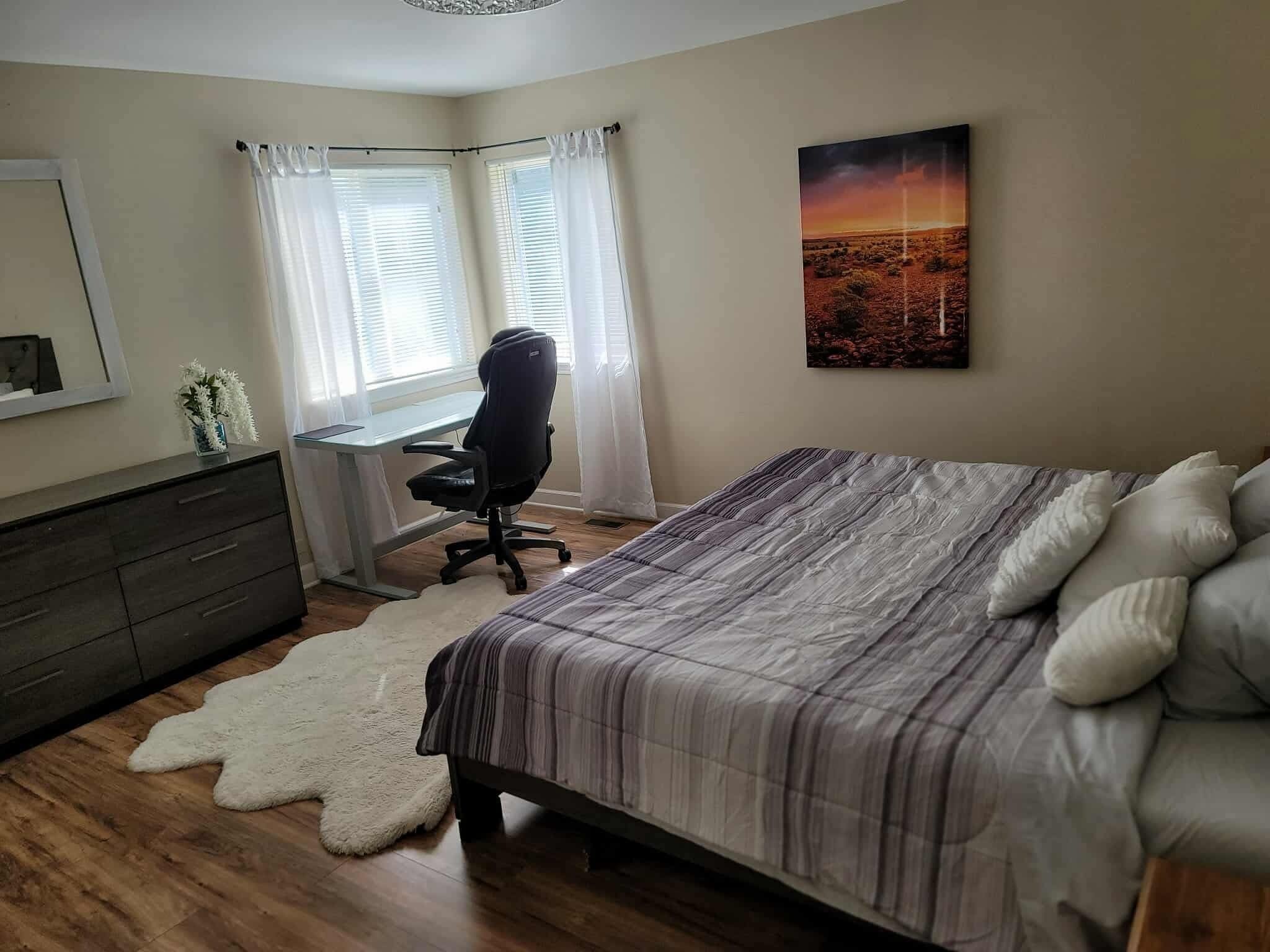 4 bedrooms, iron/ironing board, WiFi, bed sheets