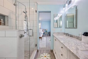 Shower, hair dryer, towels, shampoo - 4BR/2.5BA Waterfront Oasis w/ Pool & Dock (Cocoa Beach)