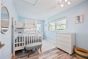 4 bedrooms, desk, iron/ironing board, travel crib