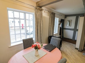 Dining - Middle Cottage (Ludlow)
