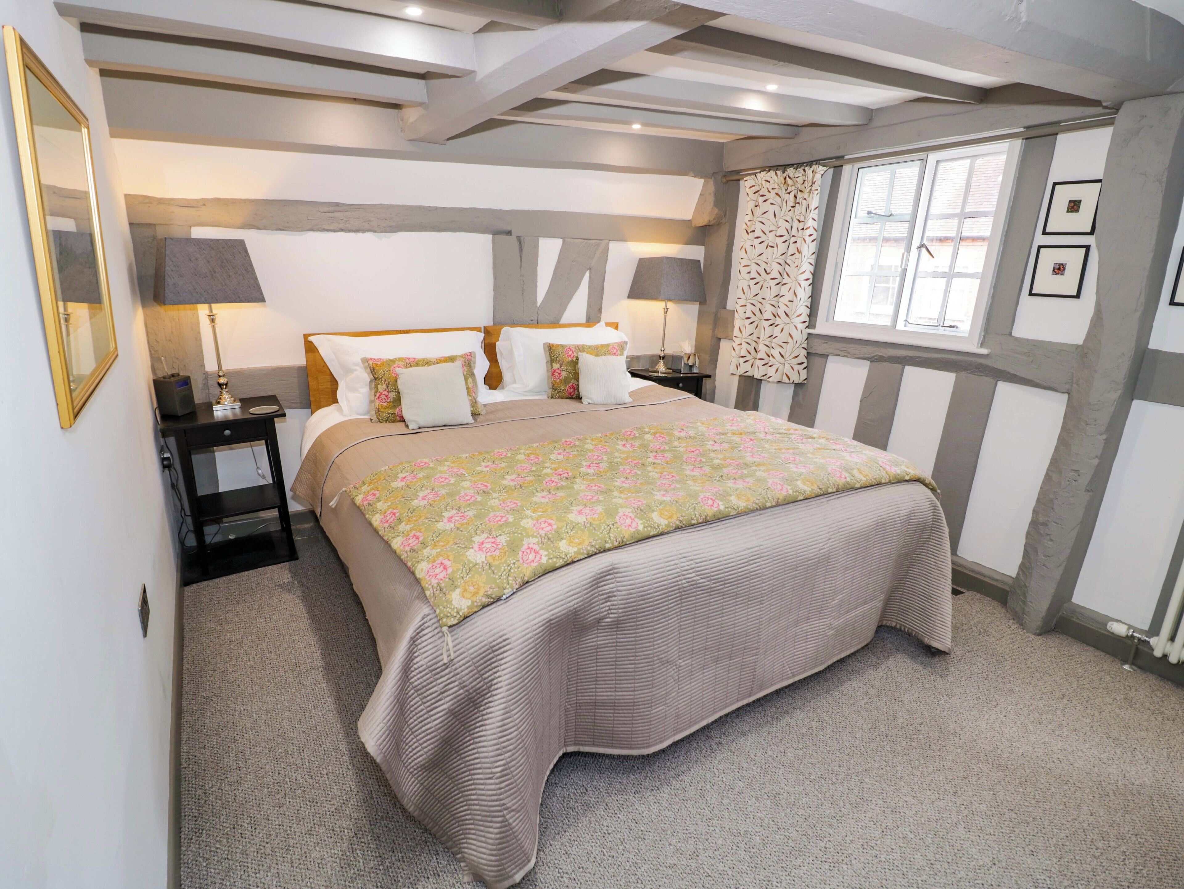 2 bedrooms, free WiFi, individually decorated, individually furnished