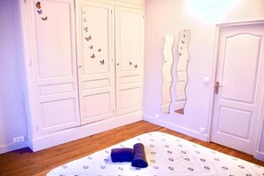 2 bedrooms, WiFi, bed sheets