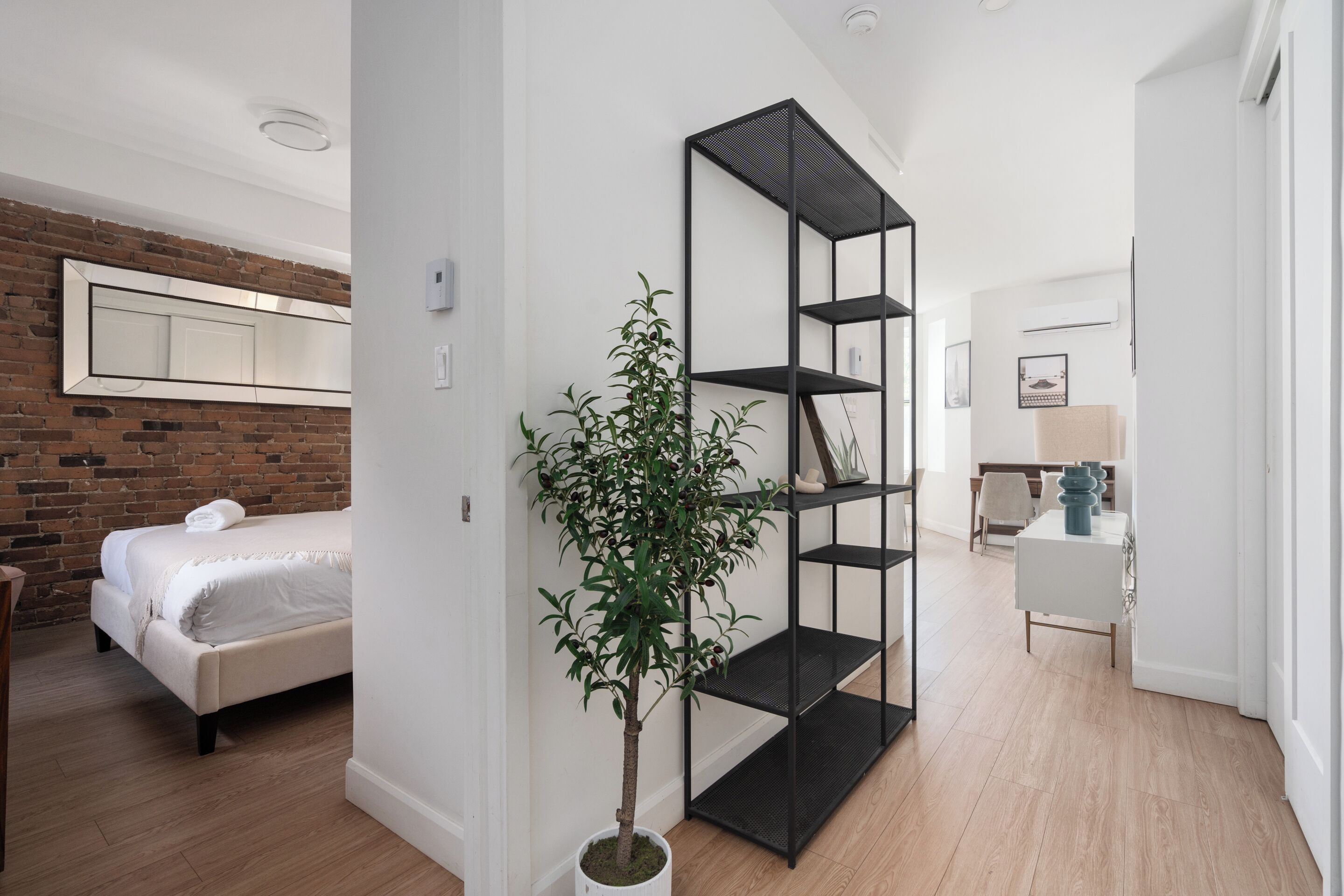 1 slaapkamer, een strijkplank/strijkijzer, reisbedje, gratis wifi