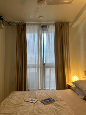 1 habitación, tabla de planchar con plancha, wifi y ropa de cama 