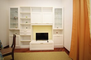 Interior - Yellowmat by Ghor - One Bedroom Apartment, Sleeps 4 (Rome)