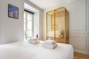 Apartment | 1 bedroom, laptop workspace, iron/ironing board, bed sheets