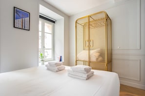 Apartment | 1 bedroom, laptop workspace, iron/ironing board, bed sheets