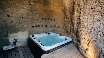 舒适客房, 1 张大床, 无烟房 | 室外 SPA 浴缸