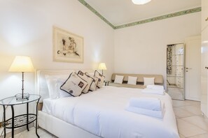 2 chambres, fer et planche à repasser, accès au Wi-Fi (inclus)
