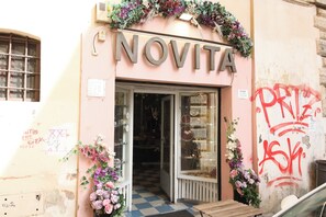 Exterior detail - Domus Minelli Navona by Ghor (Rome)