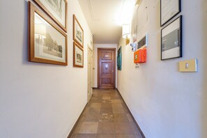 Interior - 3 House - 5B by Ghor (Rome)