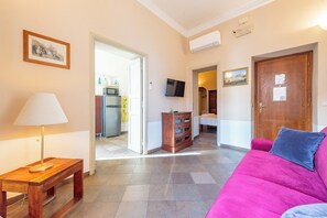 Smart TV - 3 House - 5A by Ghor (Rome)