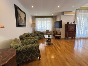 Smart TV - Tiziano House by Ghor (Roma)