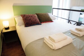 1 chambre, fer et planche à repasser, Wi-Fi gratuit, draps fournis