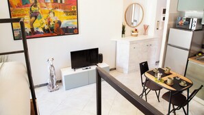 Interior - Ton Ton by Ghor - Studio Apartment, Sleeps 2 (Rome)