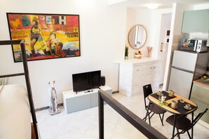 Interior - Ton Ton by Ghor - Studio Apartment, Sleeps 2 (Rome)