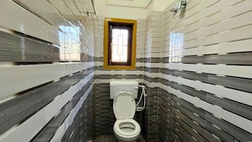 Shower, towels, soap, shampoo