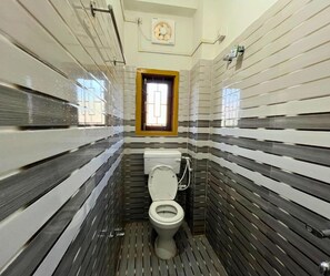 Shower, towels, soap, shampoo