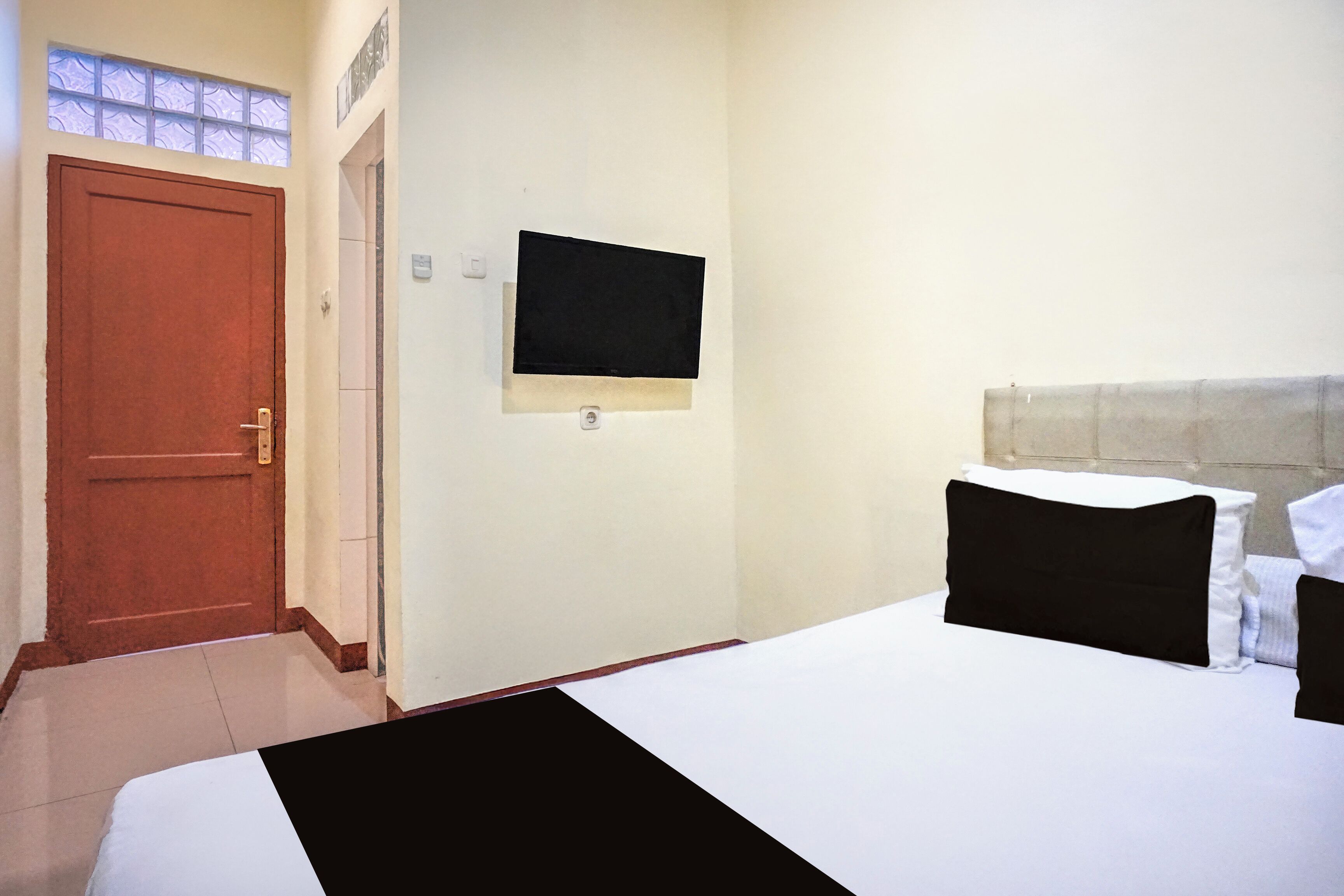 Standard Double Room | Free WiFi, bed sheets