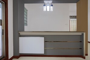 Reception - Hotel O Medan near Sun Plaza formerly Medan Baru House (Medan)