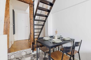 Apartment | Dining - Cosy Apartment - 1br/4p - Place des Victoires (Paris)