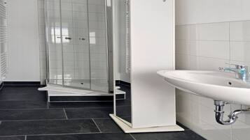 Apartment | Bathroom