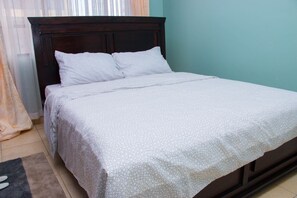 3 bedrooms, iron/ironing board, Internet, bed sheets