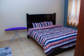 3 bedrooms, iron/ironing board, Internet, bed sheets