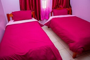 3 bedrooms, iron/ironing board, Internet, bed sheets
