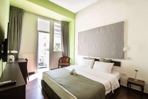 1 bedroom, desk, iron/ironing board, Internet - Chic Urban Hotel on Stunning Montefiore Street (Tel Aviv-Yafo)