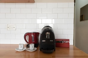 Kaffee und/oder Kaffeemaschine