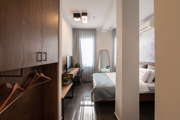 1 bedroom, internet, bed sheets