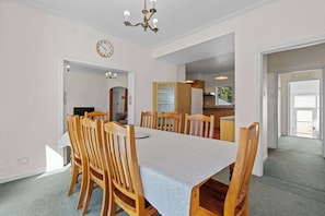 Dining - I Can See The Sea! (Waihi Beach)