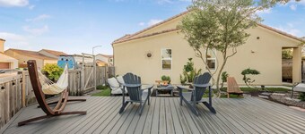 Coastal Retreat - Sauna, Fire Pit & Outdoor Lounge