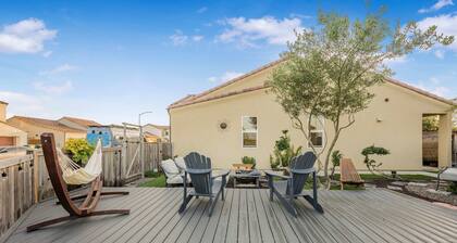 Coastal Retreat - Sauna, Fire Pit & Outdoor Lounge