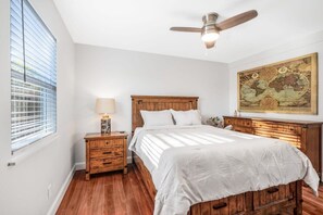 1 slaapkamer, een strijkplank/strijkijzer, wifi, beddengoed