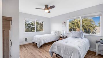 2 bedrooms, desk, iron/ironing board, WiFi