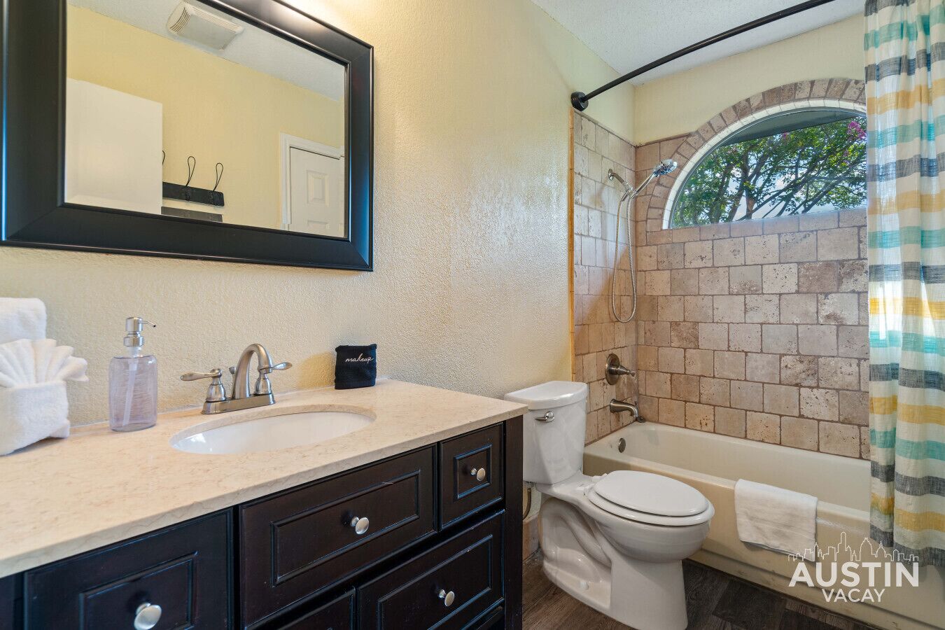 Hair dryer, towels, shampoo, toilet paper