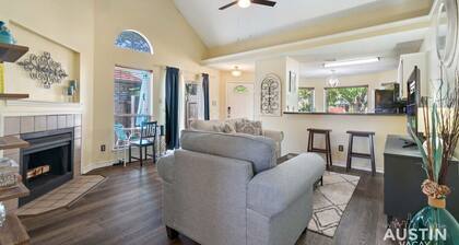 Cozy North Austin Home | Pet-Friendly | Grill | Close to Shopping & Trails