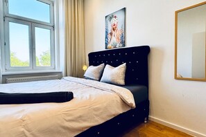 1 bedroom, bed sheets