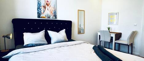 1 Schlafzimmer, Bügeleisen/Bügelbrett, Bettwäsche