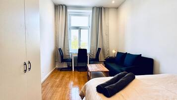 1 Schlafzimmer, Bügeleisen/Bügelbrett, Bettwäsche