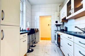 Fridge, microwave, oven, stovetop