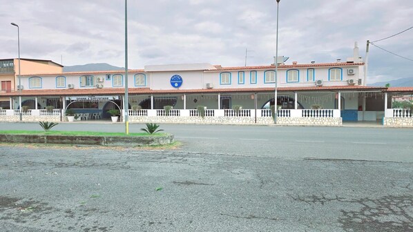 Fachada de la propiedad