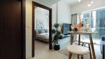 Deluxe Apartment, City View | Bathroom | Shower, rainfall showerhead, free toiletries, hair dryer
