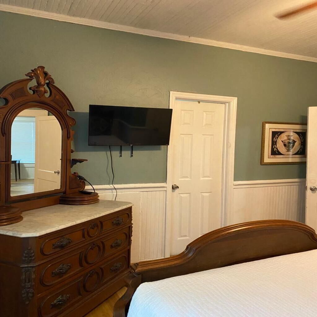 2 habitaciones, tabla de planchar con plancha y wifi gratis 