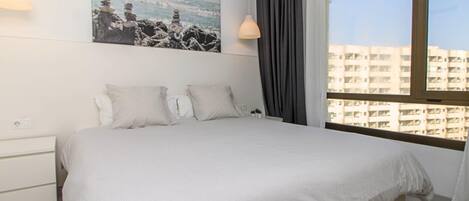 2 habitaciones, tabla de planchar con plancha y acceso a internet