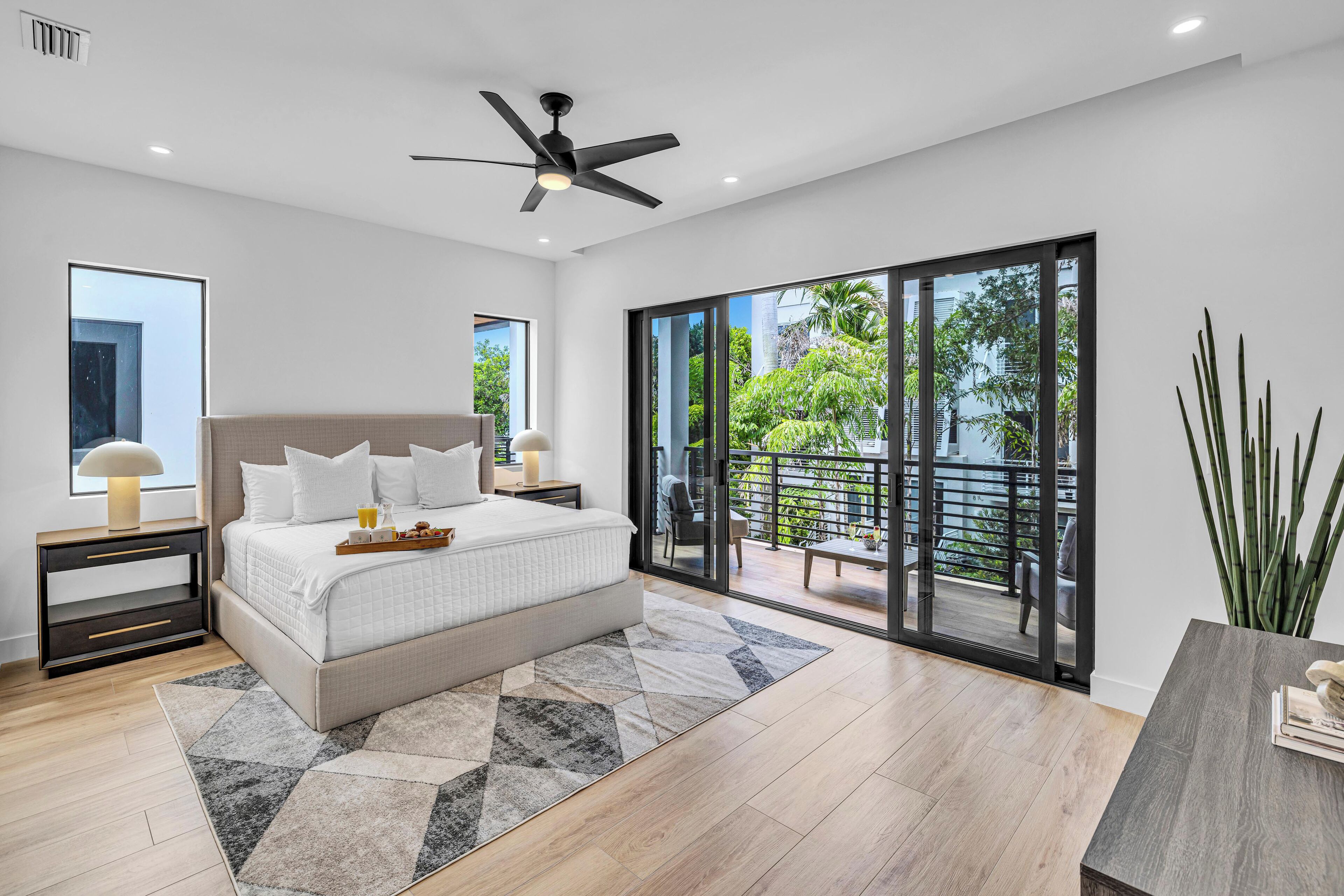 4 Schlafzimmer, Schreibtisch, Bügeleisen/Bügelbrett, kostenloses WLAN