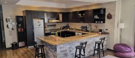 Mikrowelle, Ofen, Herdplatte, Geschirrspüler